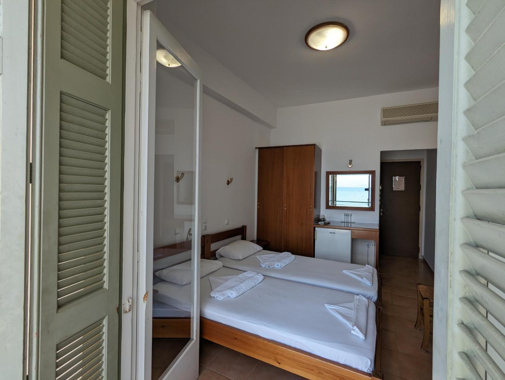 Helen'S Rooms Míloi Eksteriør billede